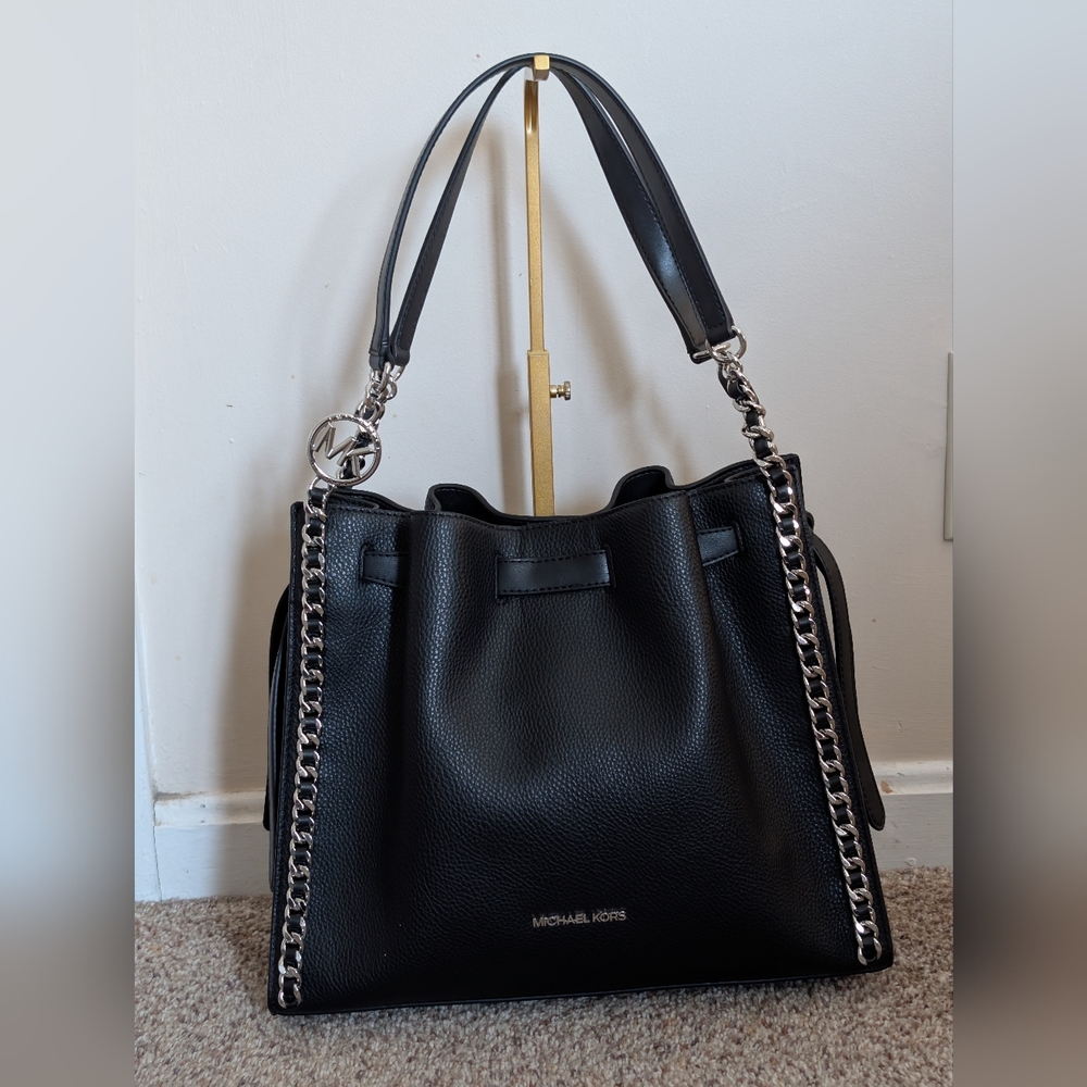 NWT Michael Kors Mina Large Black Pebbled Leather Silver Chain Shoulder Bag